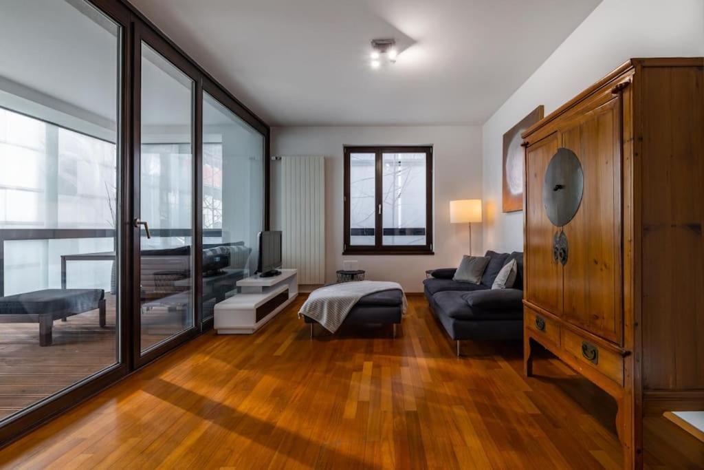 Modern Spacious Flat With A Terrace And A Parking Prague Luaran gambar
