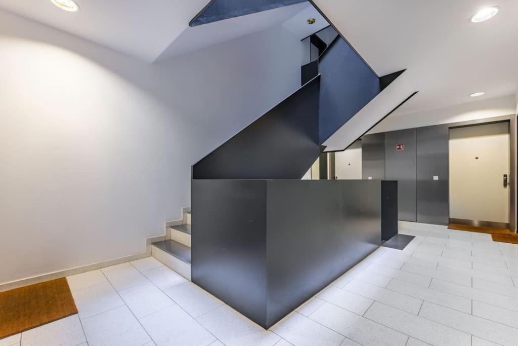 Modern Spacious Flat With A Terrace And A Parking Prague Luaran gambar