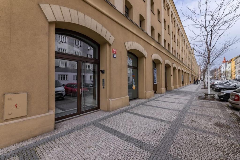 Modern Spacious Flat With A Terrace And A Parking Prague Luaran gambar