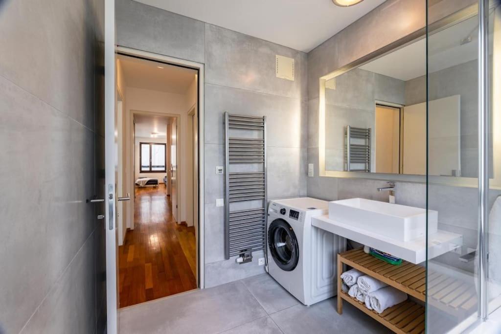 Modern Spacious Flat With A Terrace And A Parking Prague Luaran gambar